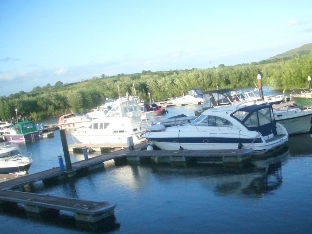 Leitrim Inn Carrick on Shannon Eksteriør billede