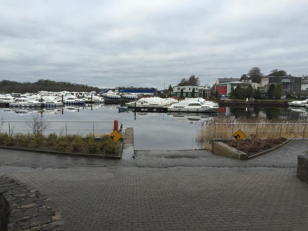 Leitrim Inn Carrick on Shannon Eksteriør billede