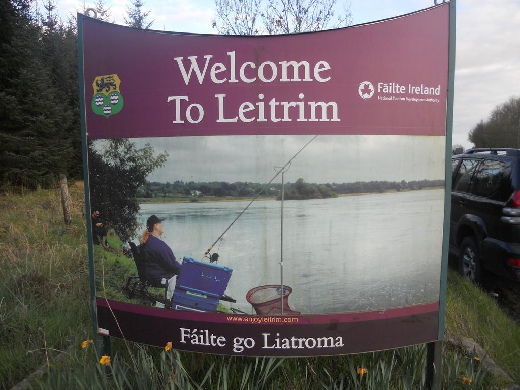 Leitrim Inn Carrick on Shannon Eksteriør billede